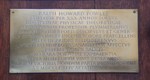 Мемориальная табличка, посвященная Р. Фаулеру в Тринити-колледже. Источник: https://clck.ru/DBLov