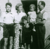 АМАЛЬДИ Уго (Amaldi Ugo) с родителями, младшим братом и сестрой. Источник: https://cerncourier.com/a/edoardo-amaldi-and-the-birth-of-big-science/