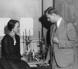 Ф. Брикведде с женой  Мэрион Лангхорн Ховард Брикведде (1909-1997), с которой работали в Пенсильванском ун-те и занимались общественной деятельностью