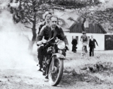 Н. Бор с женой Маргарет на мотоцикле