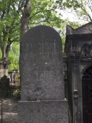 Могила Френеля на кладбище Пер-Лашез