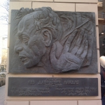 Мемориальная доска на доме в Баку, где вырос Ландау