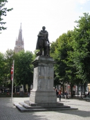 Памятник С. Стевину в Брюгге. Фото В.Е. Фрадкина