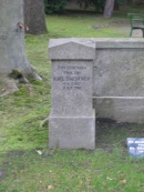 Мемориал К. Бедикера на семейном участке на кладбище в Лейпциге. Источник: https://www.findagrave.com/cgi-bin/fg.cgi?page=gr&amp;GRid=16291485