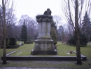 Могила Н. Бора на Assistens Cemetery  Copenhagen Kobenhavns Kommune Hovedstaden, Denmark. Источник: http://www.findagrave.com/