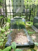 Могила В.Я. Френкеля на семейном участке Богословского кладбища. Фото В.Е. Фрадкина, 2019