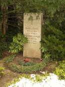Могила М. фон Лауэ на кладбище в Гёттингене