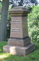 Могила Дж. Генри на Oak Hill Cemetery, Washington, D.C.