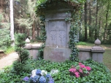 Надгробие К. Линде и его жены на кладбище Waldfriedhof в Мюнхене. Источник: https://www.findagrave.com