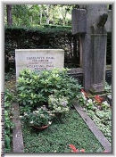 Могила В. Пауля (Wolfgang Paul) на Poppelsdorfer Friedhof, Bonn. Источник: http://www.knerger.de/html/kekulewissenschaftler_31.html