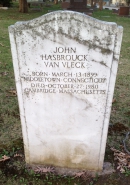 Могила Дж. ван Флека на Forest Hill Cemetery  Madison Dane County Wisconsin, USA. Источник: http://www.findagrave.com/
