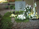 Могила А.Юциса на Antakalnio kapinese в Вильнюсе. Источник: http://www.mab.lt/Jucys/08-Atminimas.html