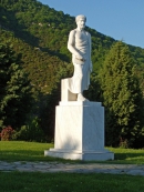 Аристотель. Статуя в Стагире, Греция