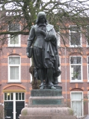 Статуя Р. Декарта в  Нидерландах