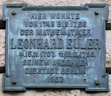 Мемориальная доска на доме Л. Эйлера в Берлине