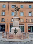 Памятник Л. Гальвани в Болонье. Фото В.Е. Фрадкина, 2019