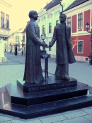 Jedlik Ányos és Czuczor Gergely szobra Győrben (Rieger Tibor alkotása, 2000)