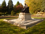 Памятник У. Томсону в Kelvingrove Park, Glasgow