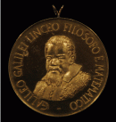 Памятная медаль, посвященная Г. Галилею.