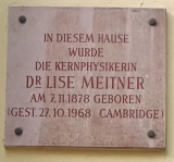 Мемориальная доска в Вене,  Hessische Straße 27. Фото В.Е. Фрадкина, 2018