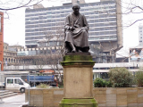 Статуя Дж. Уатта в Манчестере
