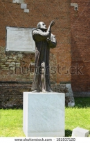 Скульптура  Г. Галилея. 