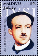 Марка с изображением Л. де Бройля