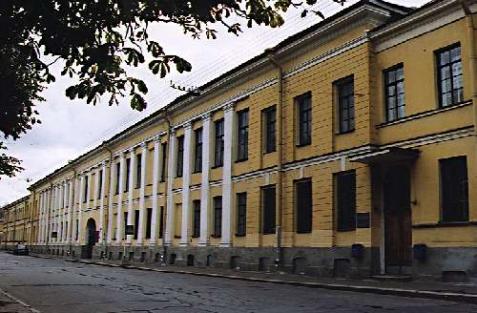 Здание 2-го кадетского корпуса, в котором работал В.В. Петров(ул. Красного Курсанта, 14-16)